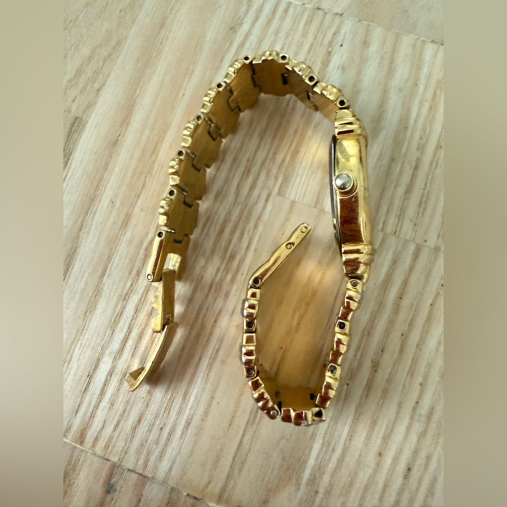 Vintage pulsar ladies oval gold tone dress watch NEW BATTERY - Picture 8 of 12